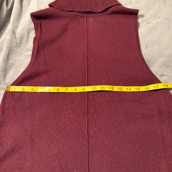 WHBM Sleeveless mock-neck sweater size large - Picture 6 of 8